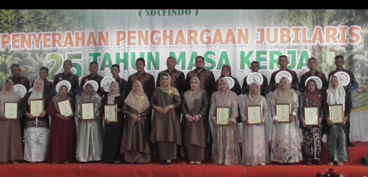 183 Karyawan PT Socfindo Kebun Seumanyam dan Kebun Seunagan Raih Penghargaan Jubilaris